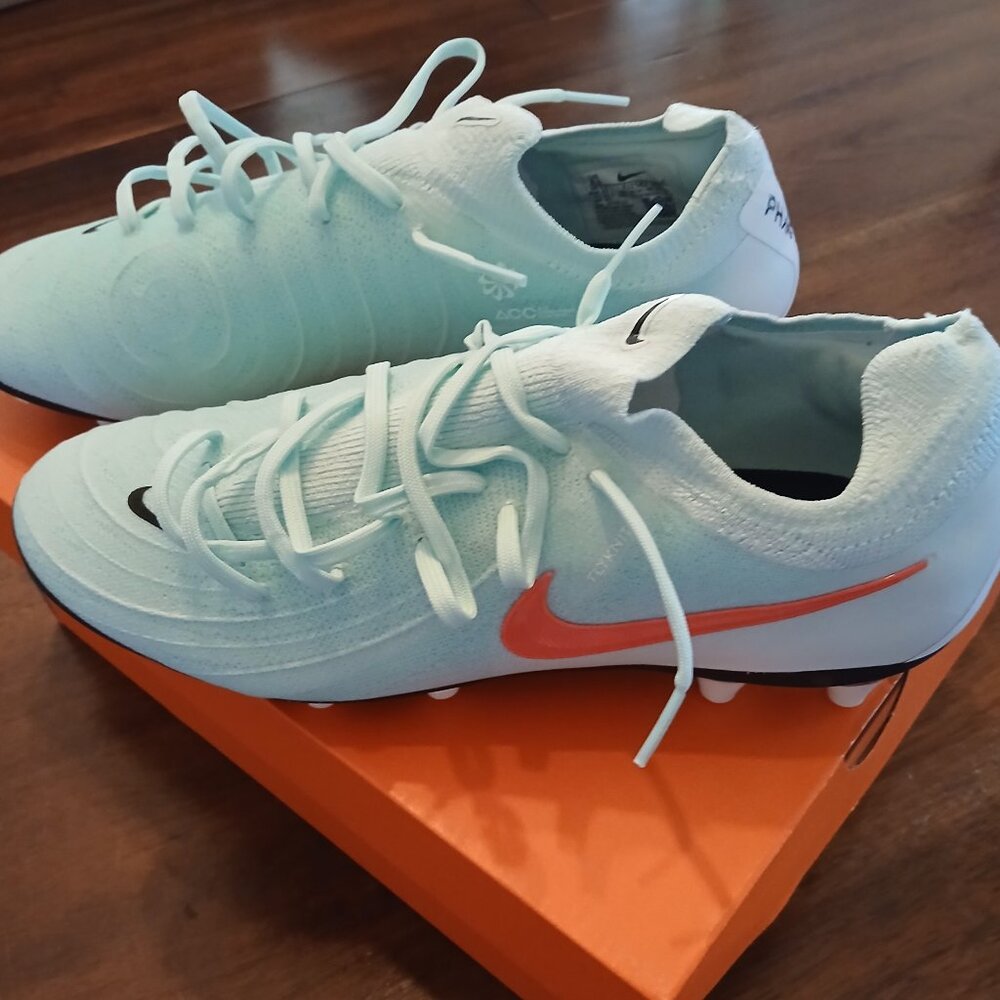 PHANTOM GX II PRO AG-PRO Soccer Cleats